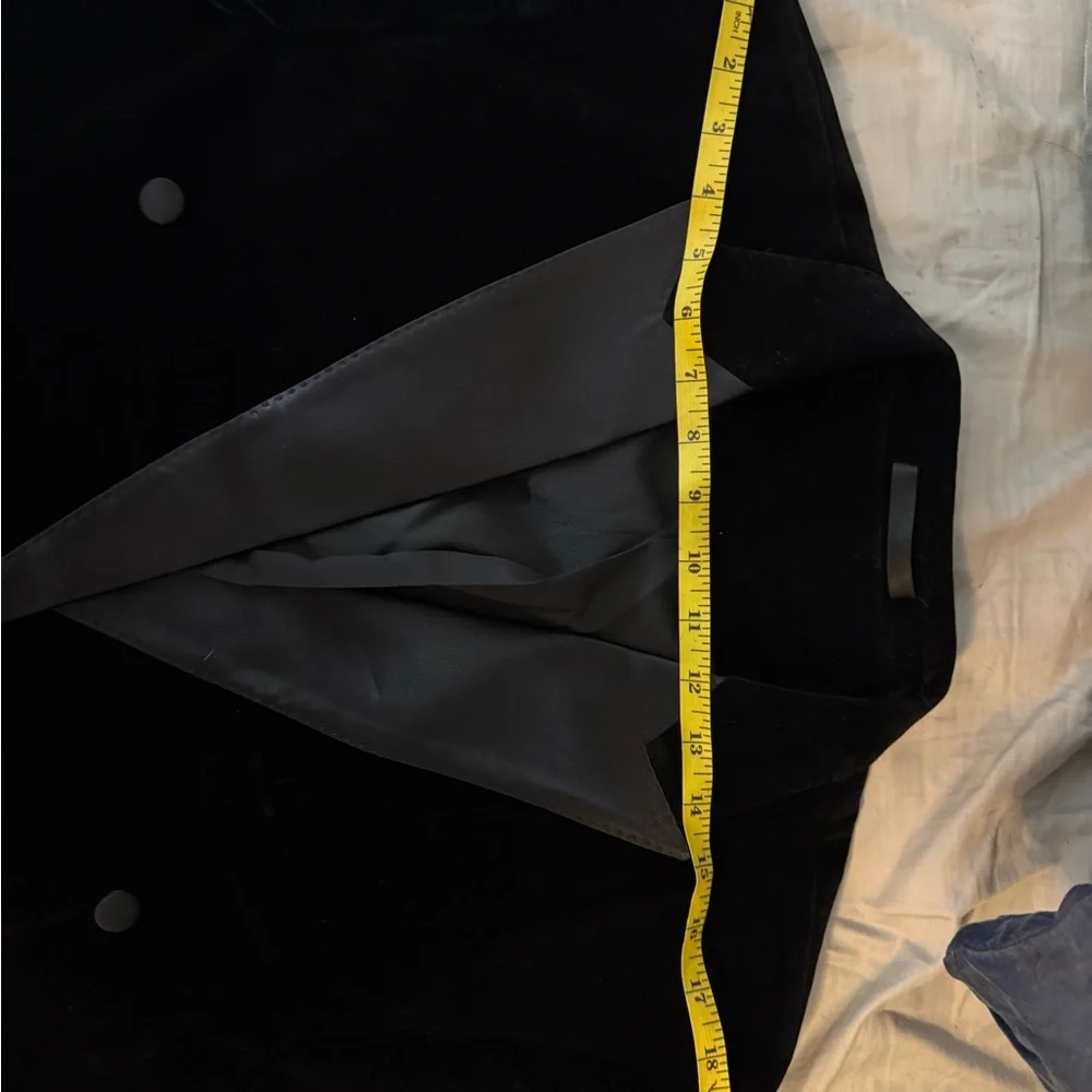 Men's Black Velvet Blazer with Silver Lapels - Picture 12 of 14